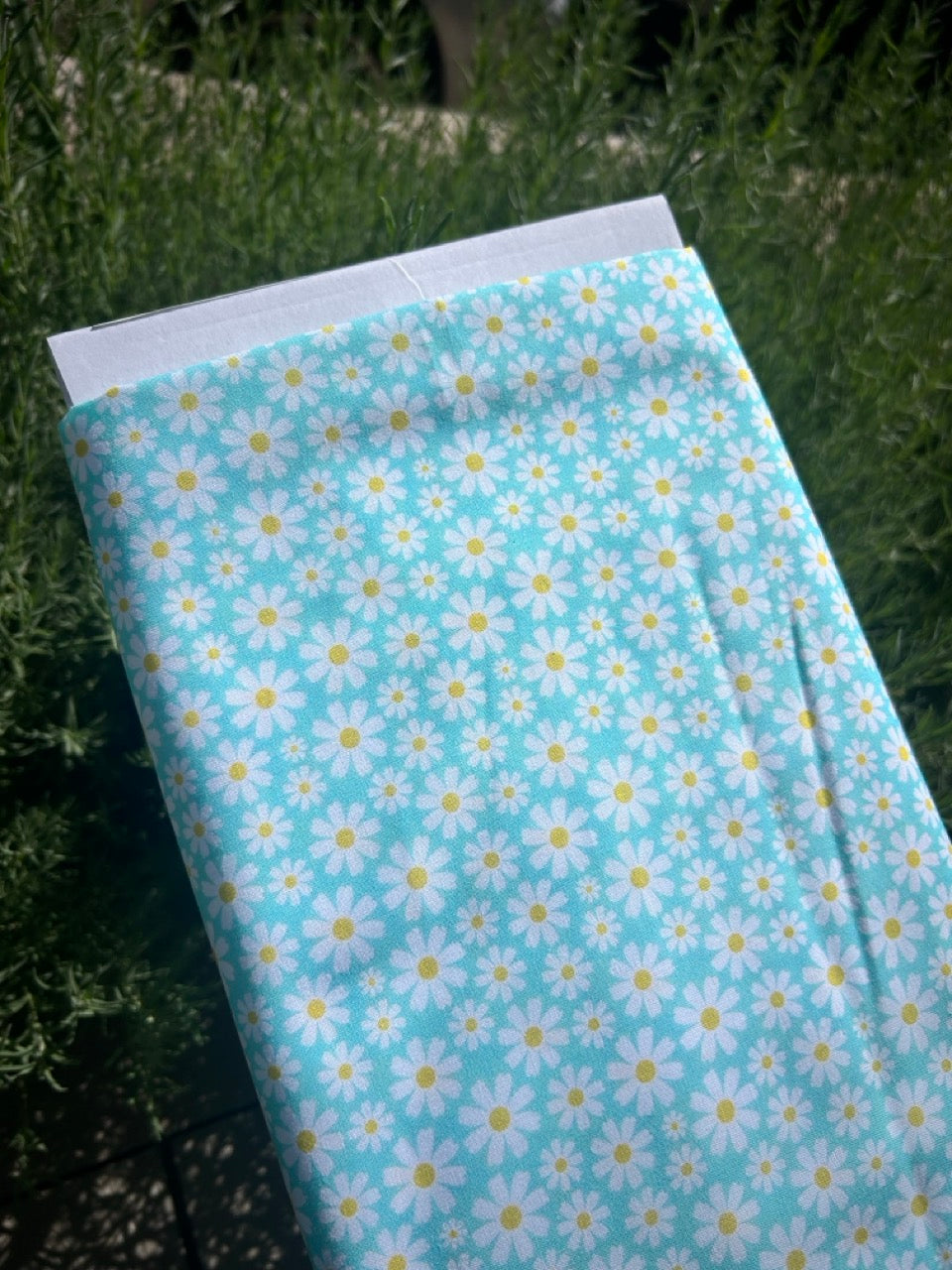 100% Cotton - Aqua Daisies